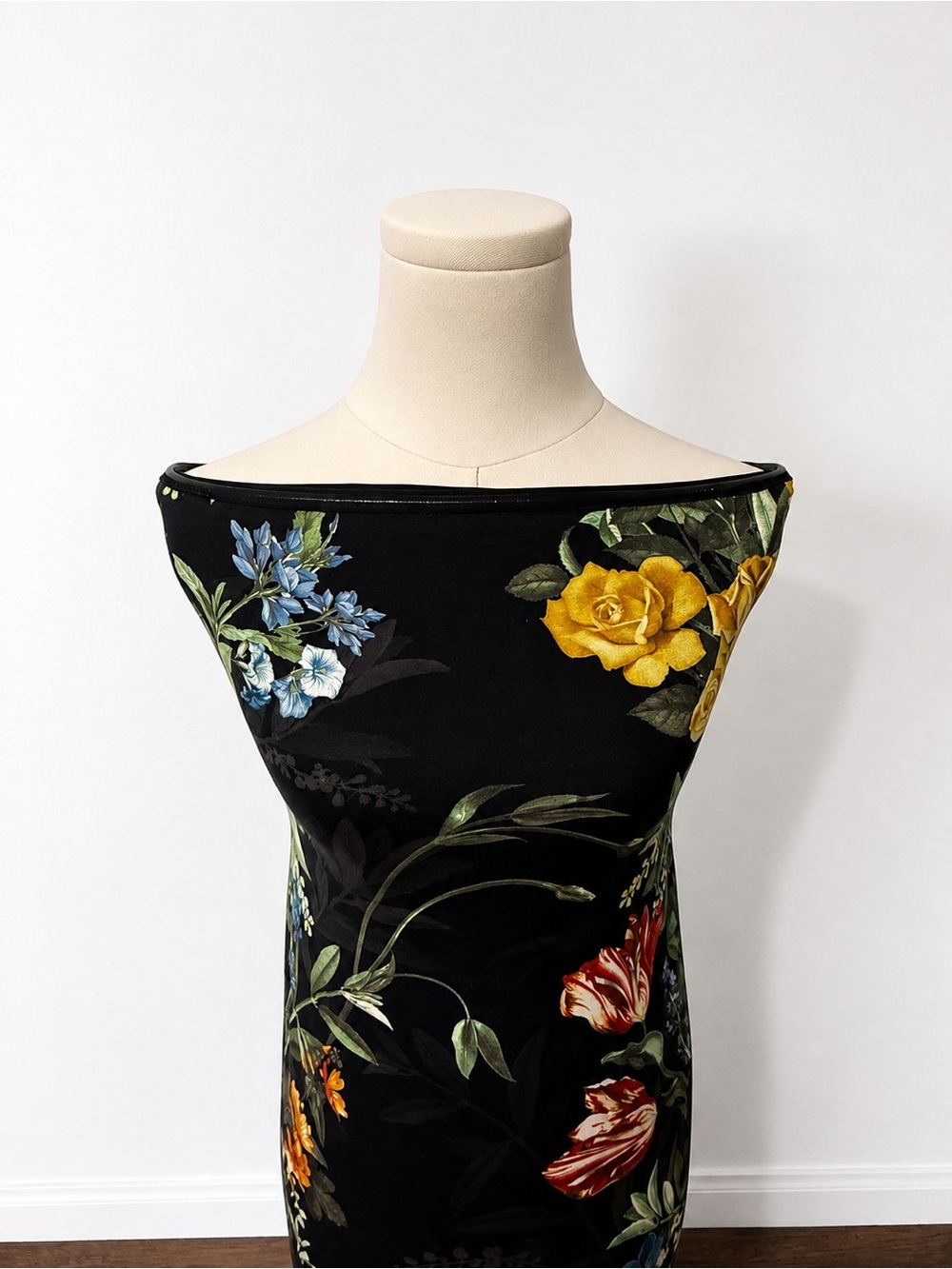 Alice + Olivia Delora Floral Off-Shoulder Maxi Dress - Picture 4 of 8